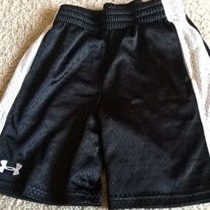 Boys Under Armour Shorts size 6